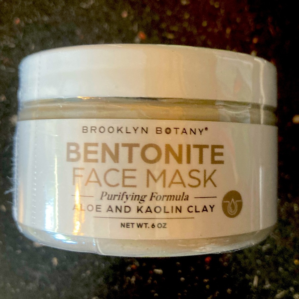 NWT Brooklyn Botany Bentonite anti-aging face mask 6 ounces. 3 tubs!